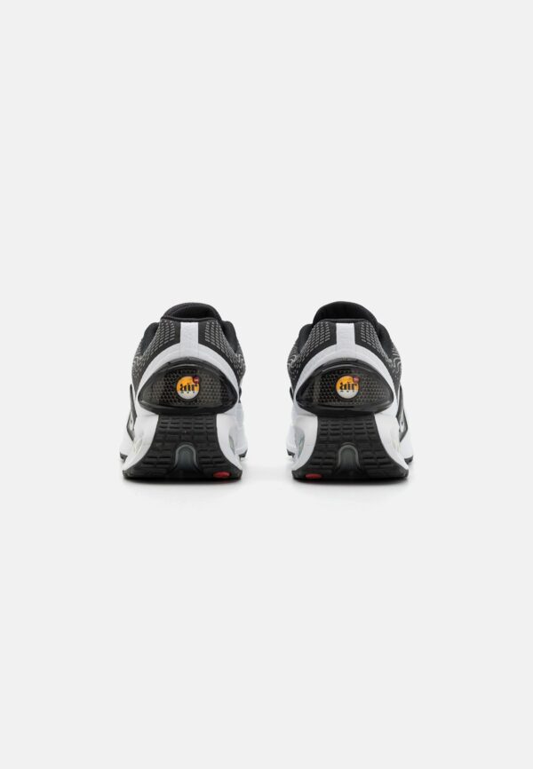 Air Max DN